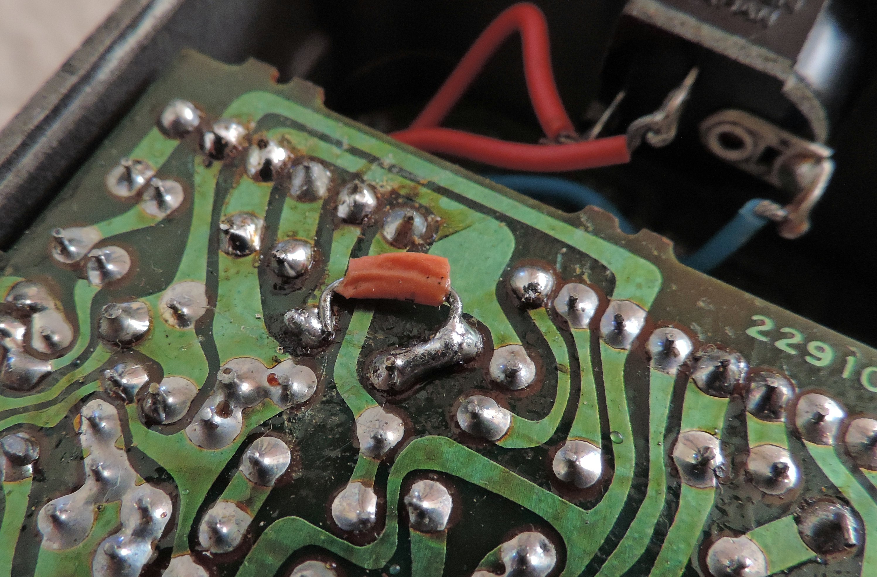 BOSS HM 2 Pedal Jumper Soldered across resistor